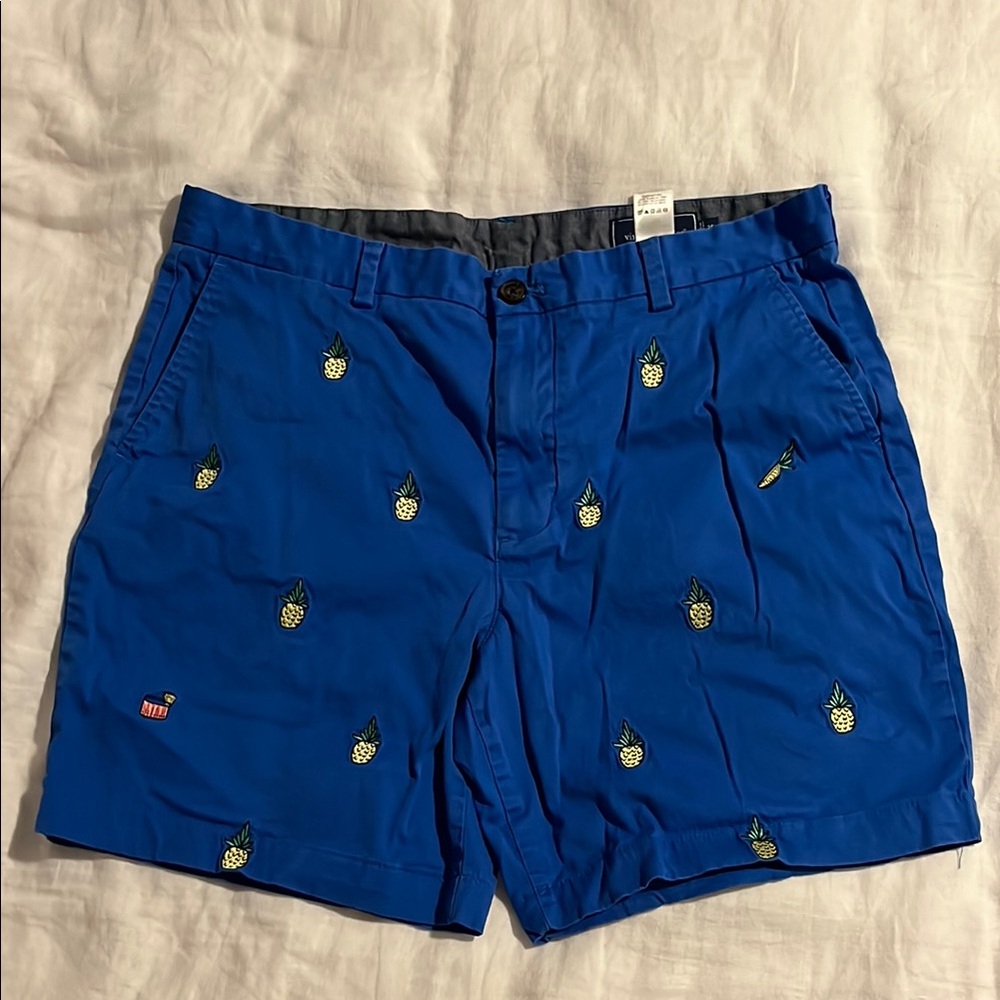 Vineyard Vines embroidered breaker shorts